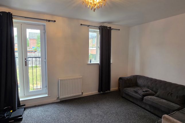 42, Salford photo 3