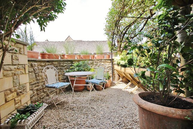 Tallet Barn Courtyard View 2.Jpg