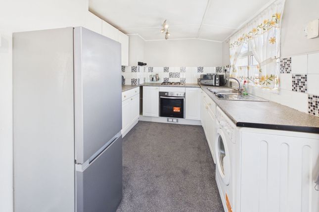 7 Orchard Park Hayden Road, Cheltenham photo 4