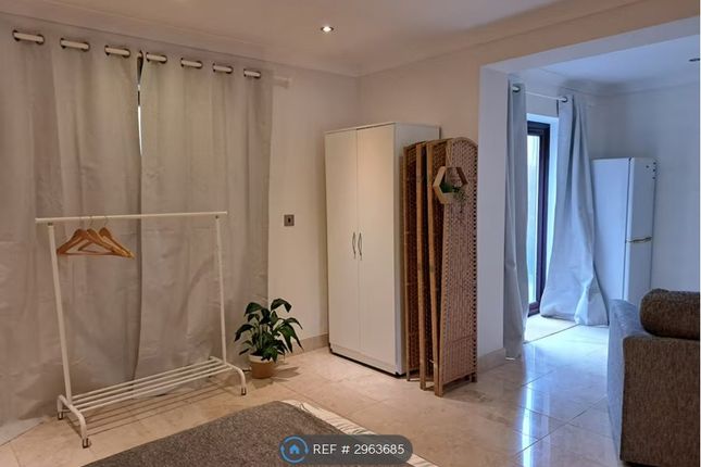 Kilwinning Drive, Monkston, Milton Keynes photo 5