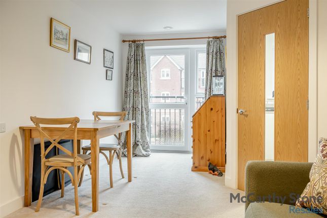 38 Knox Court, Bilton Road, Rugby photo 3