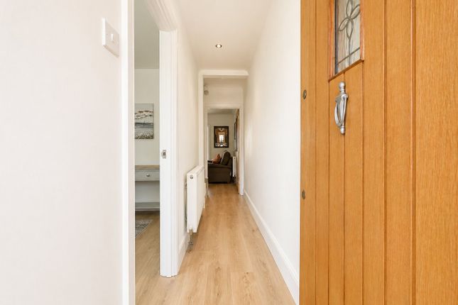 28, Vicarage Road, Chelmsford photo 2