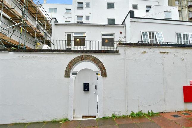 Thumbnail Property for sale in Queensbury Mews, Brighton, East Sussex