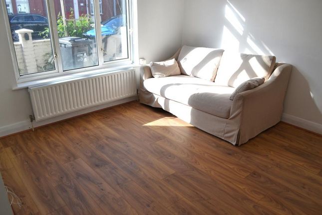 63, Haydons Road, London photo 3