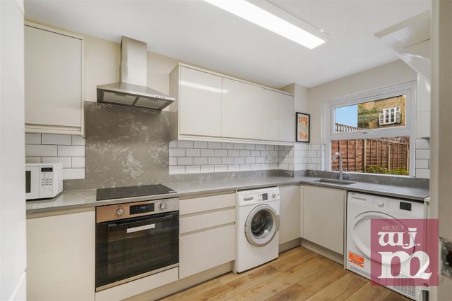 10, Rectory Square, Stepney Green photo 2