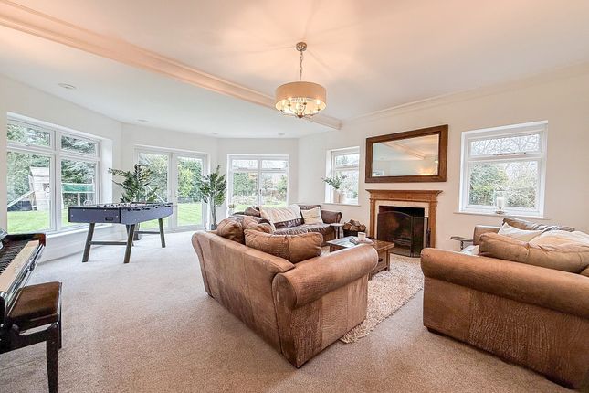8, Walburton Road, Purley photo 2