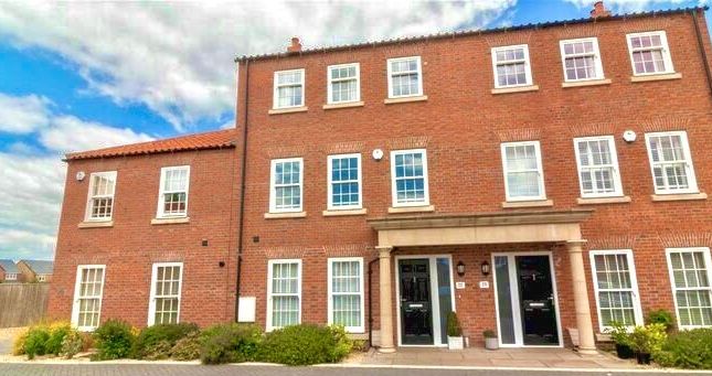 Town house for sale in Blossom Grove, Retford