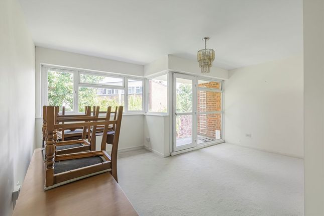 Flat 5, Denny House, Belgrade Road, Hampton photo 4