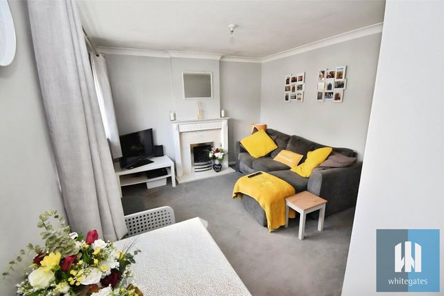 3, Portland Close, Huddersfield photo 2