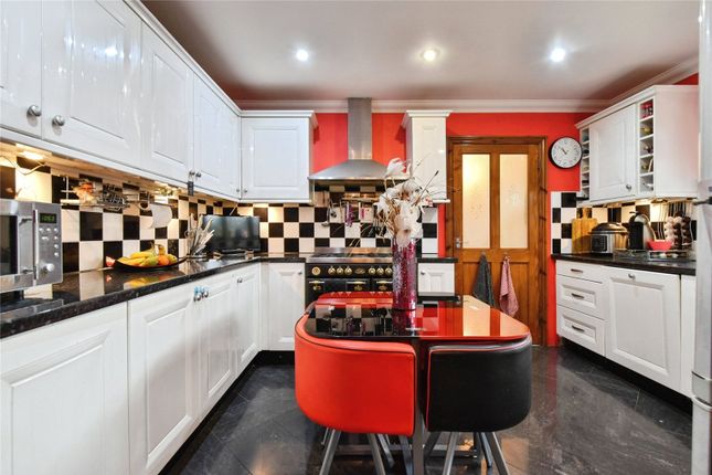 10A,, Bay View Gardens, Neath photo 3