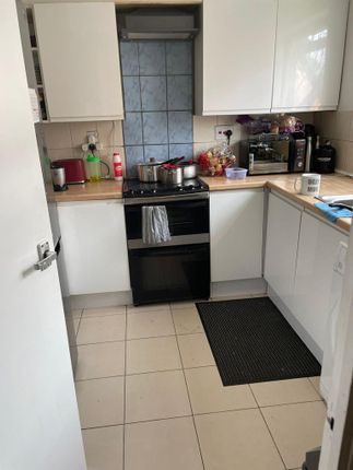 Flat for sale in Gurney Close, Barking