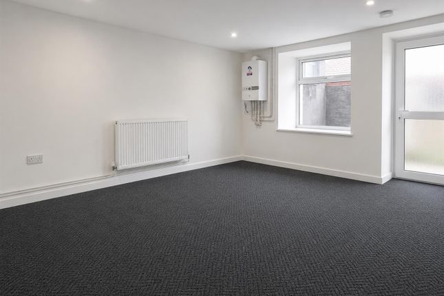6, Queen Street, Abertillery photo 4