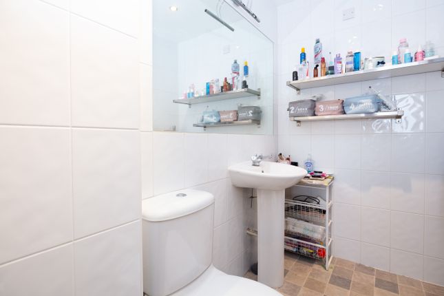 Flat for sale in Warwick Road, Manchester