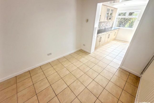 15, Blackthorn Drive, Luton photo 4