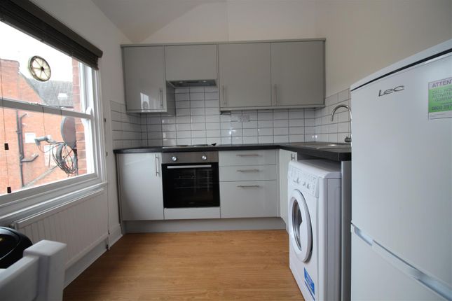 Flat 4, 5 Evington Road, Leicester photo 2