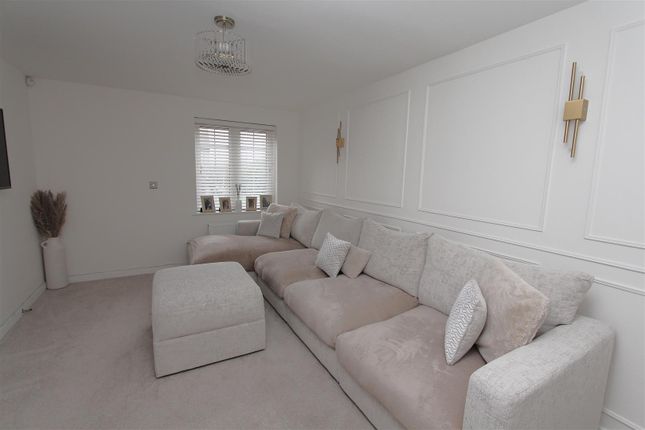 8, Hestia Close, Bristol photo 3