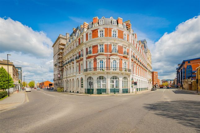 Flat for sale in Imperial Apartments, South Western House, Southampton