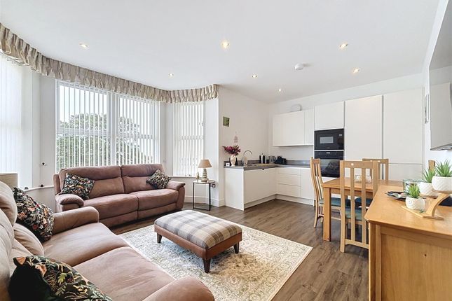 Apartment 6, Alexandra House, Railway Street, Hornsea photo 2
