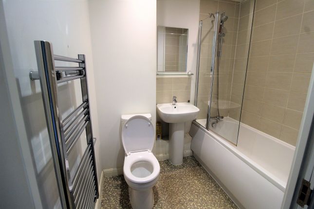 Flat for sale in Stoke Road, Slough