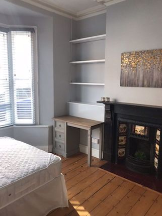 Room to rent in Harold Road, Edgbaston, Birmingham.