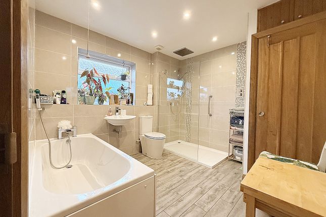18, Millfield, Pontyclun photo 3