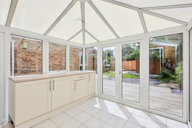 28, Taverners Crescent, Derby photo 4