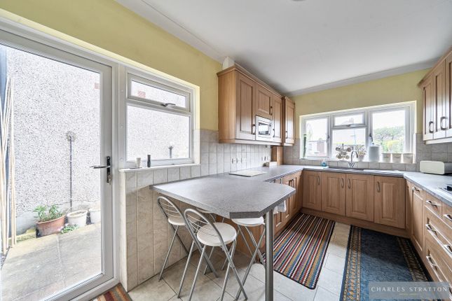32 Salisbury Road, Romford photo 4