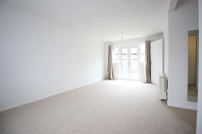16, Rollesby Way, North Thamesmead photo 4