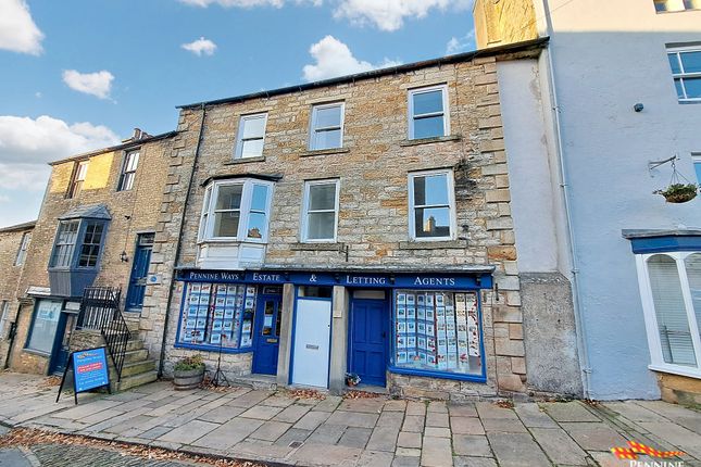Front Shop And Flat