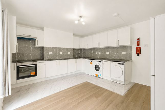 47 Chobham Gardens, London photo 3
