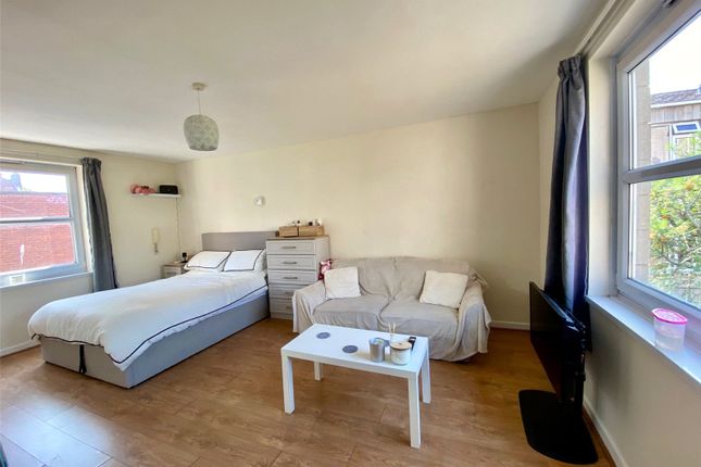 5,, DIGHTON COURT, BRISTOL photo 2