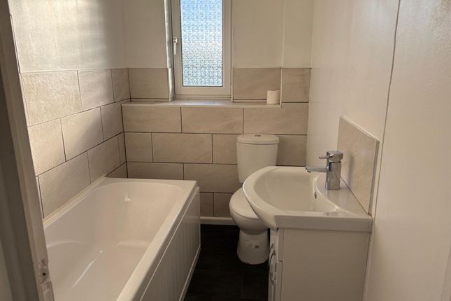 99 Waltwood Park Drive, Newport photo 5