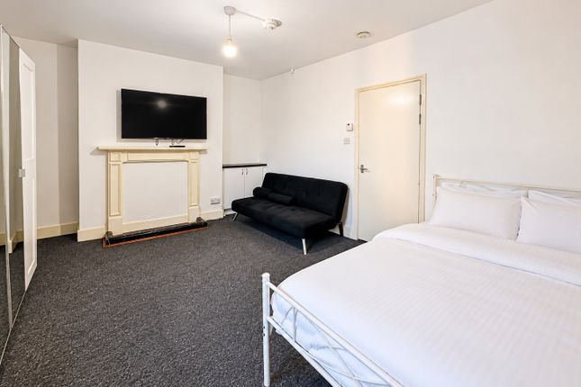 23, Danvers Street, London photo 2