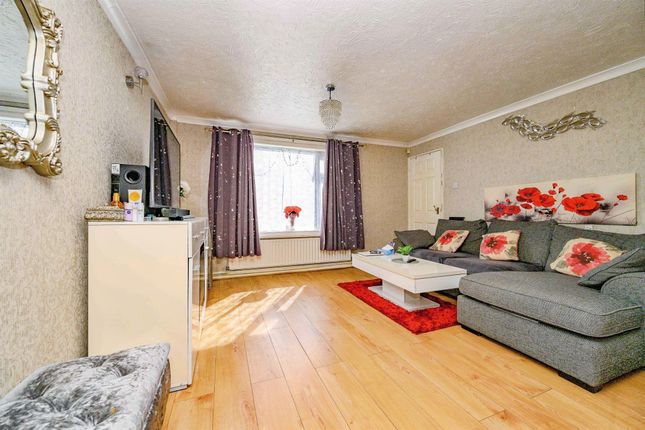64, Woods Avenue, Hatfield photo 4