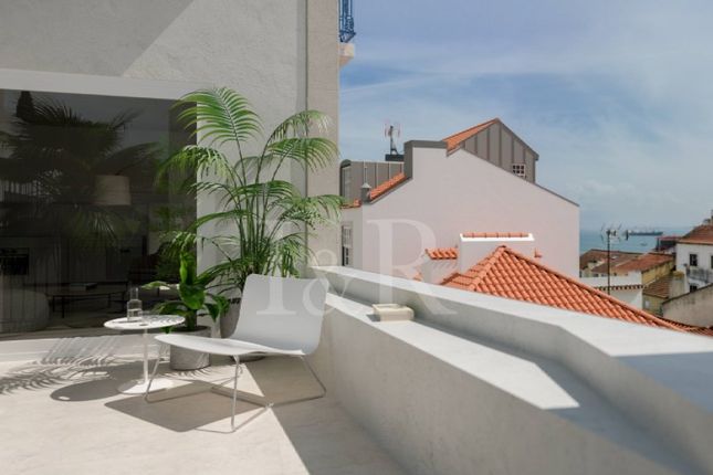 Thumbnail Apartment for sale in Arredores (São Miguel), Santa Maria Maior, Lisboa