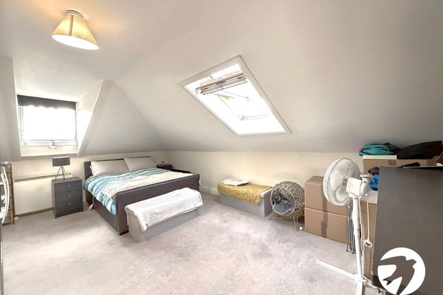 15b, Delacourt Road, London photo 3