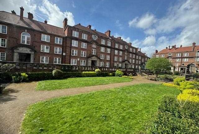 Flat to rent in The Square, Fulham Palace Road, Hammersmith