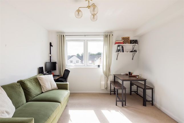 25 Lime Court, 33, Trinity Close, London photo 3