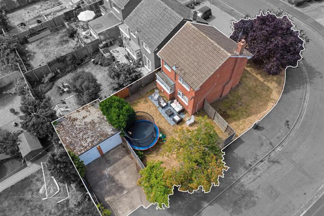 14, Pine Hill Close, Nottingham photo 2
