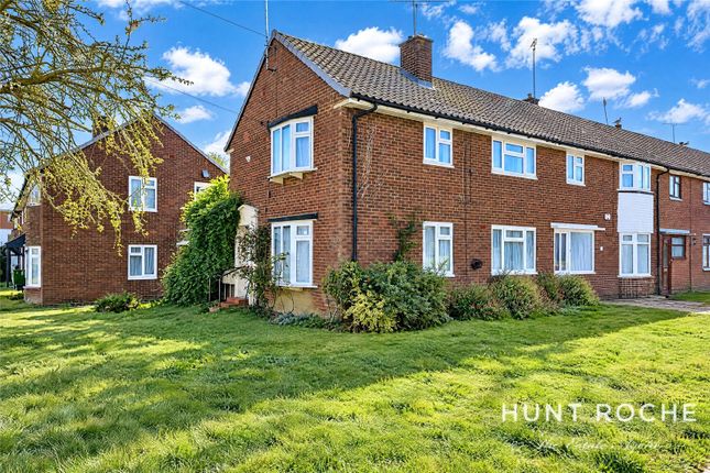1-bed flat on Wood Farm Close, Essex, £200,000