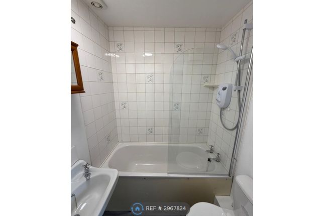 Flat, Woodland Terrace, Darlington photo 5