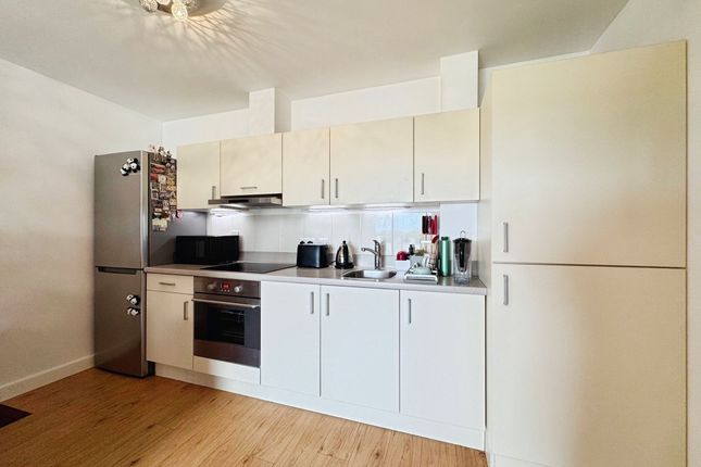Flat 26, Bentfield House, London photo 2
