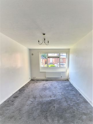 Flat to rent in Lincoln Road, Dorking