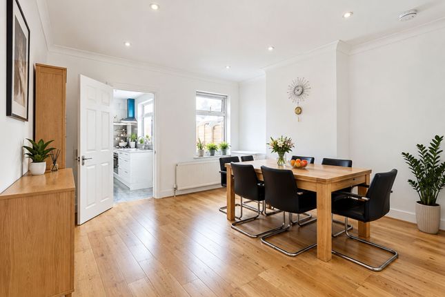 42 Holborough Road, Snodland photo 3