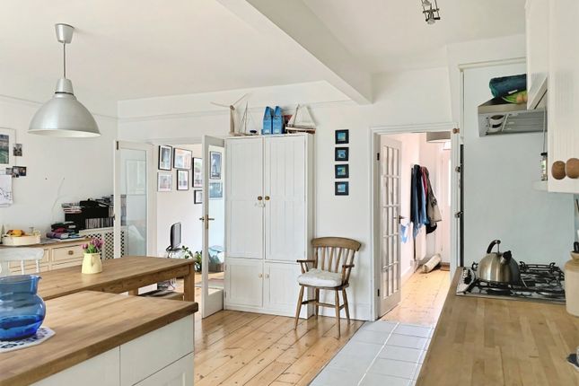 Albert Road, Isle of Wight photo 5