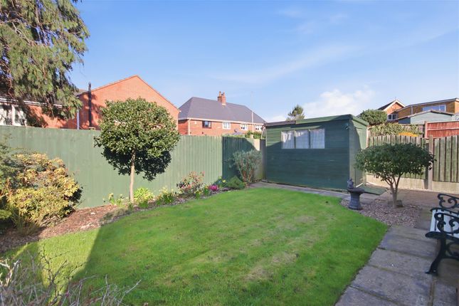 2, Farnsworth Court, Chesterfield photo 3