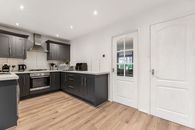 5 Wallsend Court, Widnes photo 4