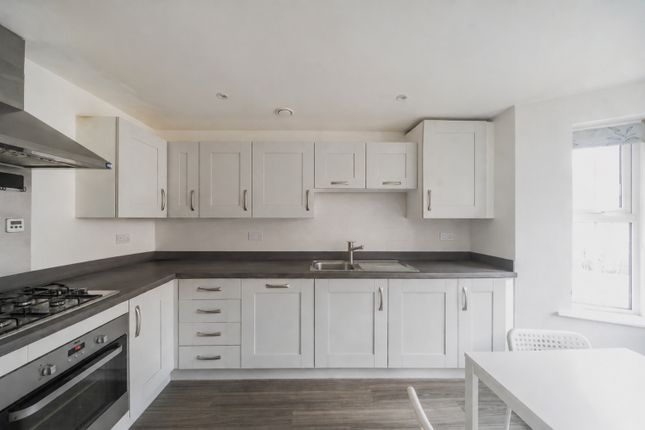 4, Hawkins Way, Hampshire photo 2