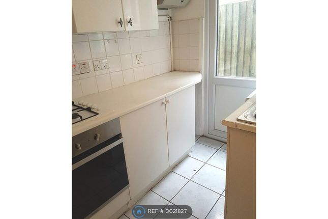 Arnold Road, Seven Sisters photo 3