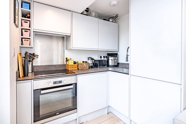 Flat 7 Glassworks House, 53 Liddon Road, Bromley photo 4